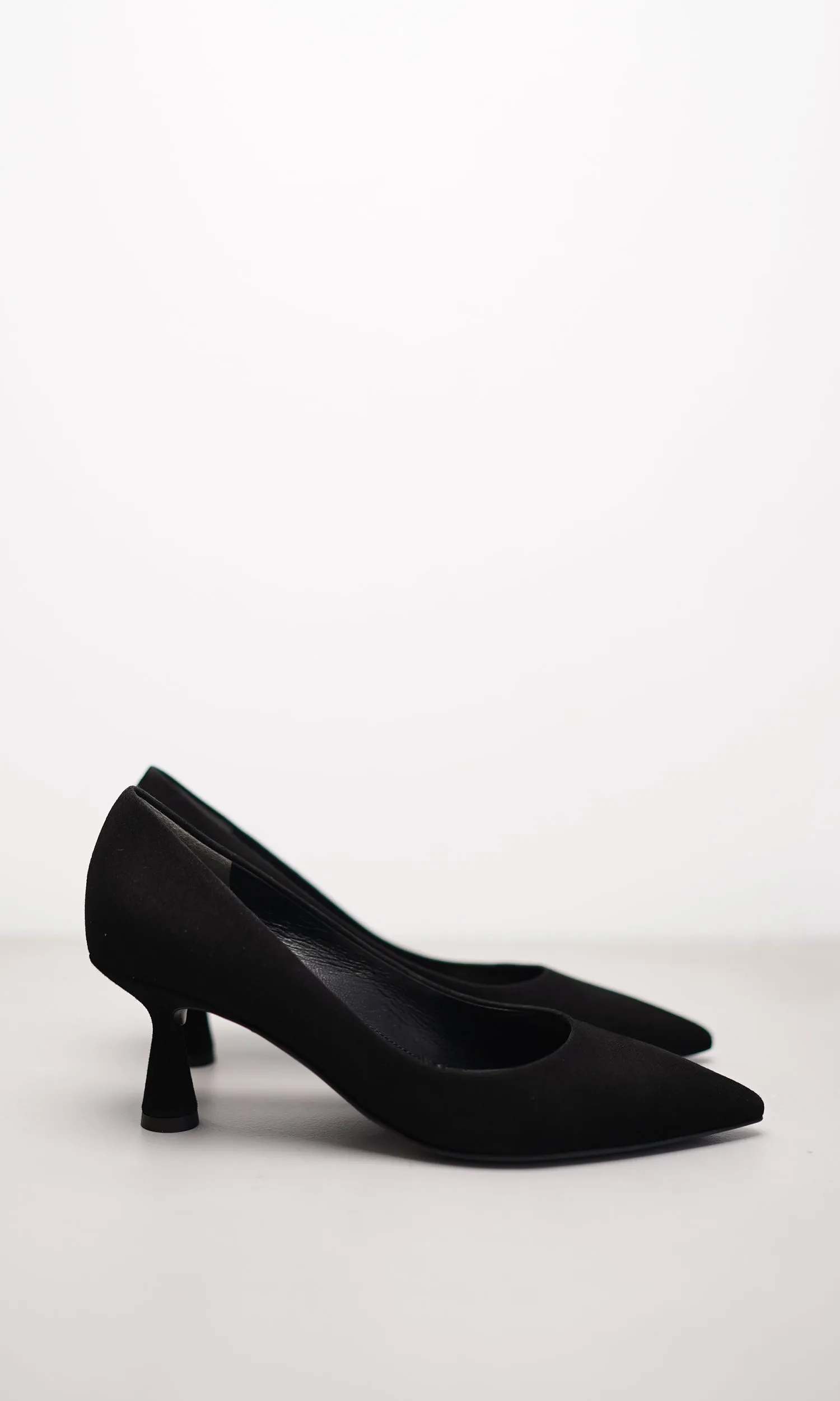 Schwarz Black Bella Court Shoes