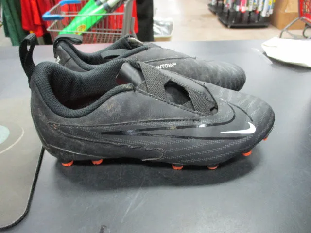 Used Nike Phantom GX Youth Size 2 Cleats