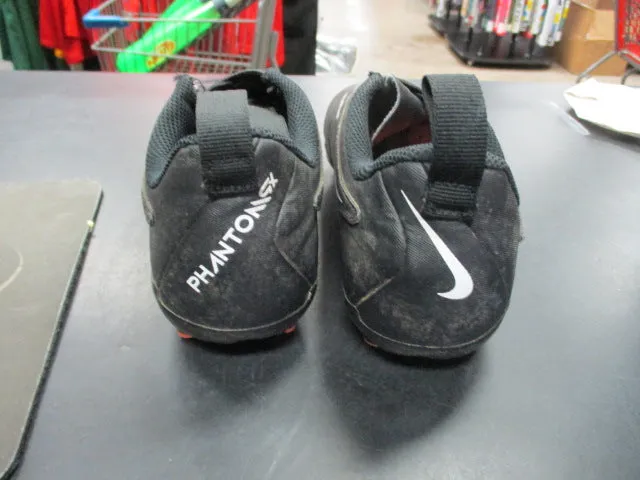 Used Nike Phantom GX Youth Size 2 Cleats